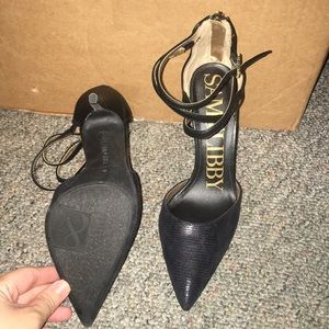Pointy heels size 8